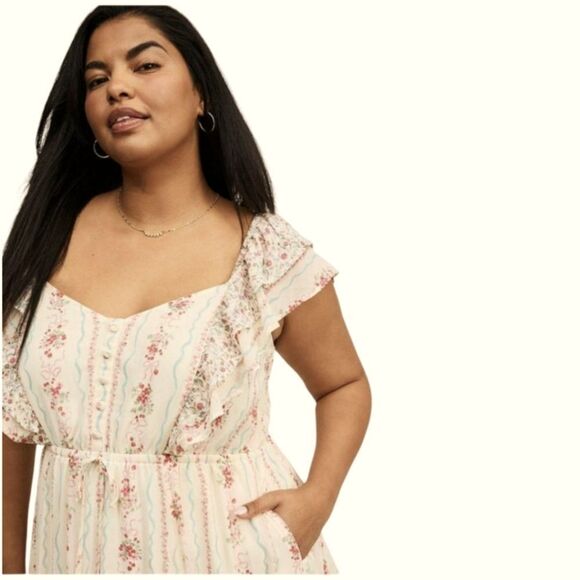 TORRID Plus Size Maxi Ruffle Floral Chiffon Dress - Picture 3 of 16